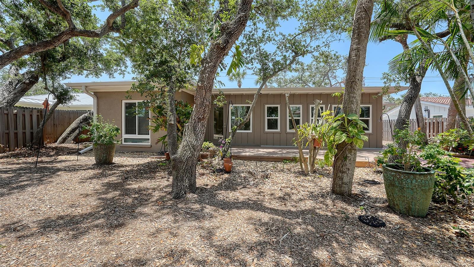 755 EDGEMERE LANE