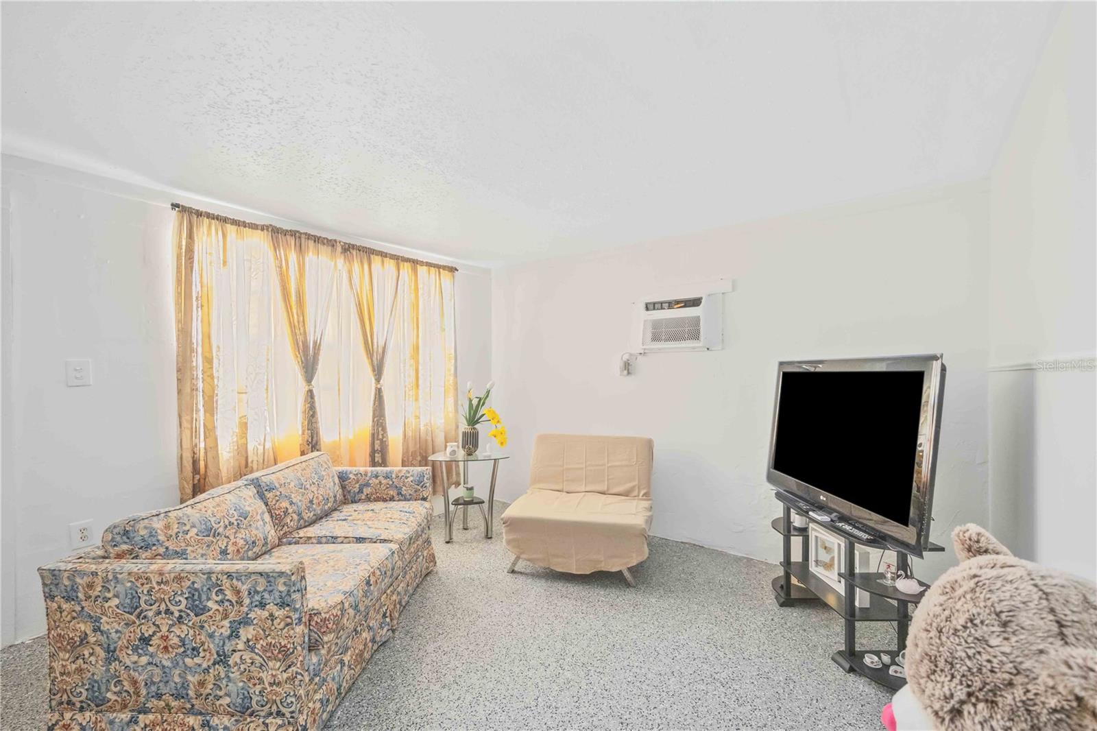 NEWTOWN FARMS - Commercial Sale