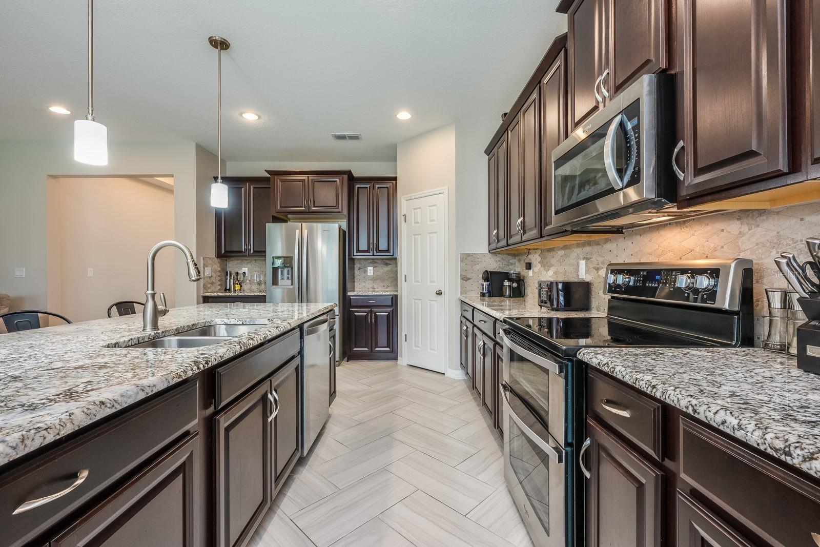 2938 BUSHMEAD COURT