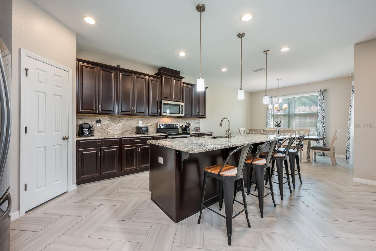 2938 BUSHMEAD COURT