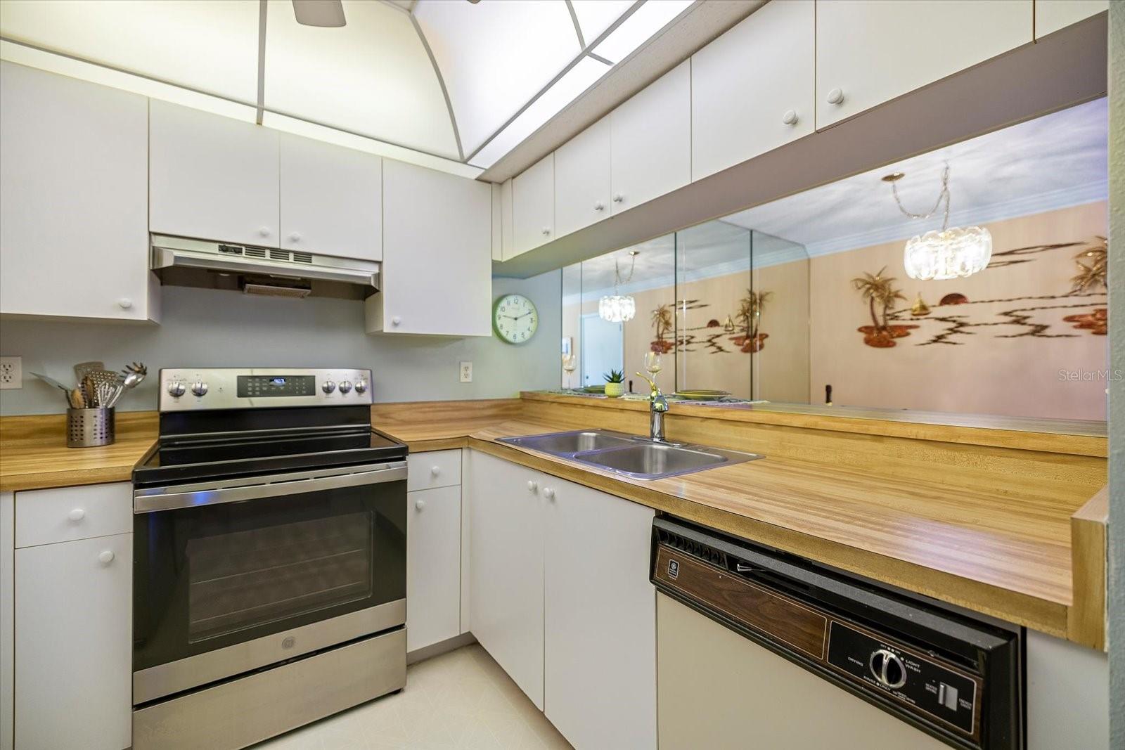 BIRD BAY V - Residential