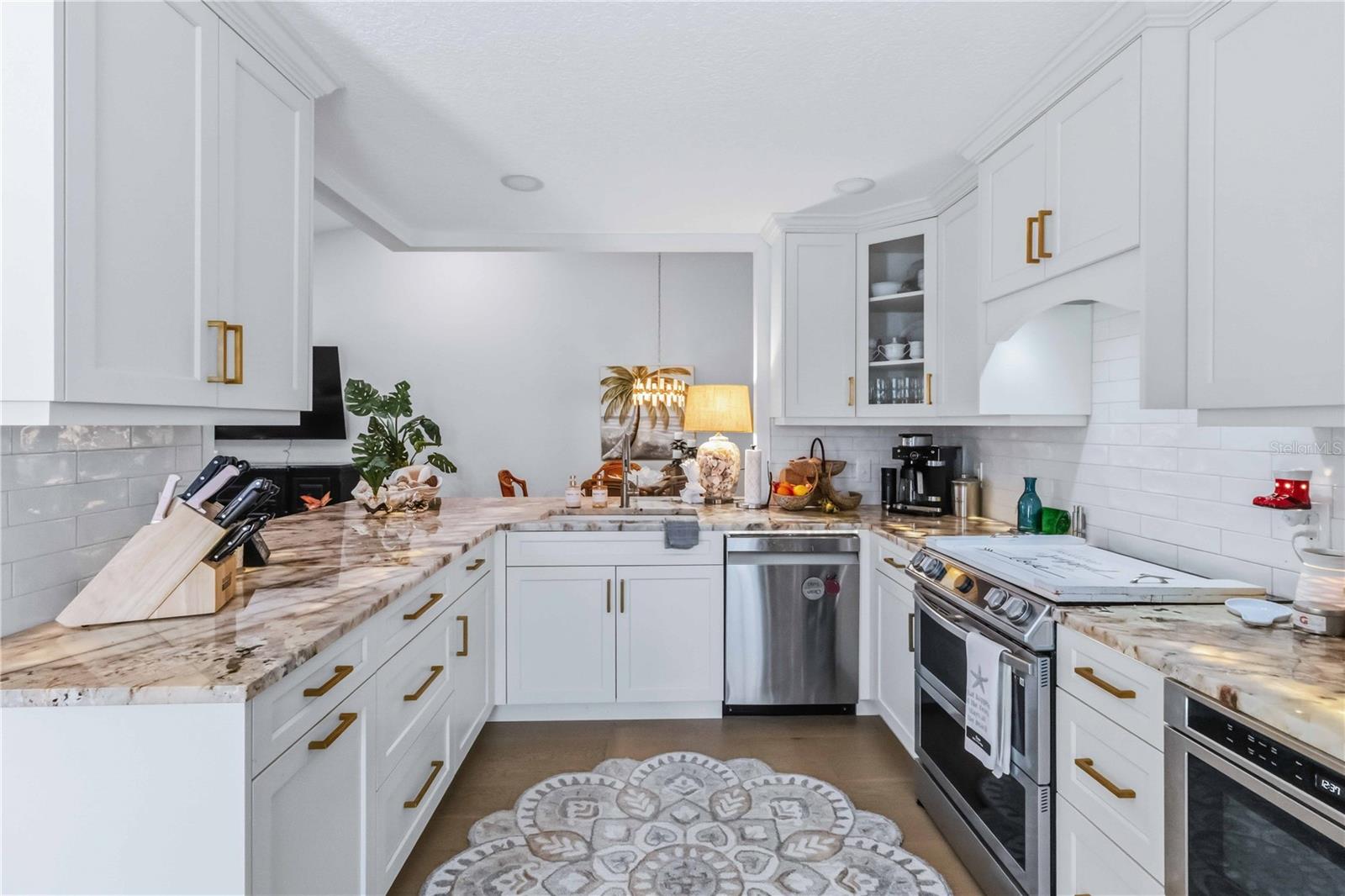 VILLAS OF LAKE ARBOR - Residential