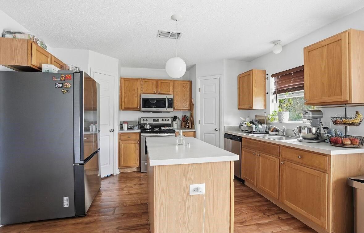 ROYAL HIGHLANDS - Residential