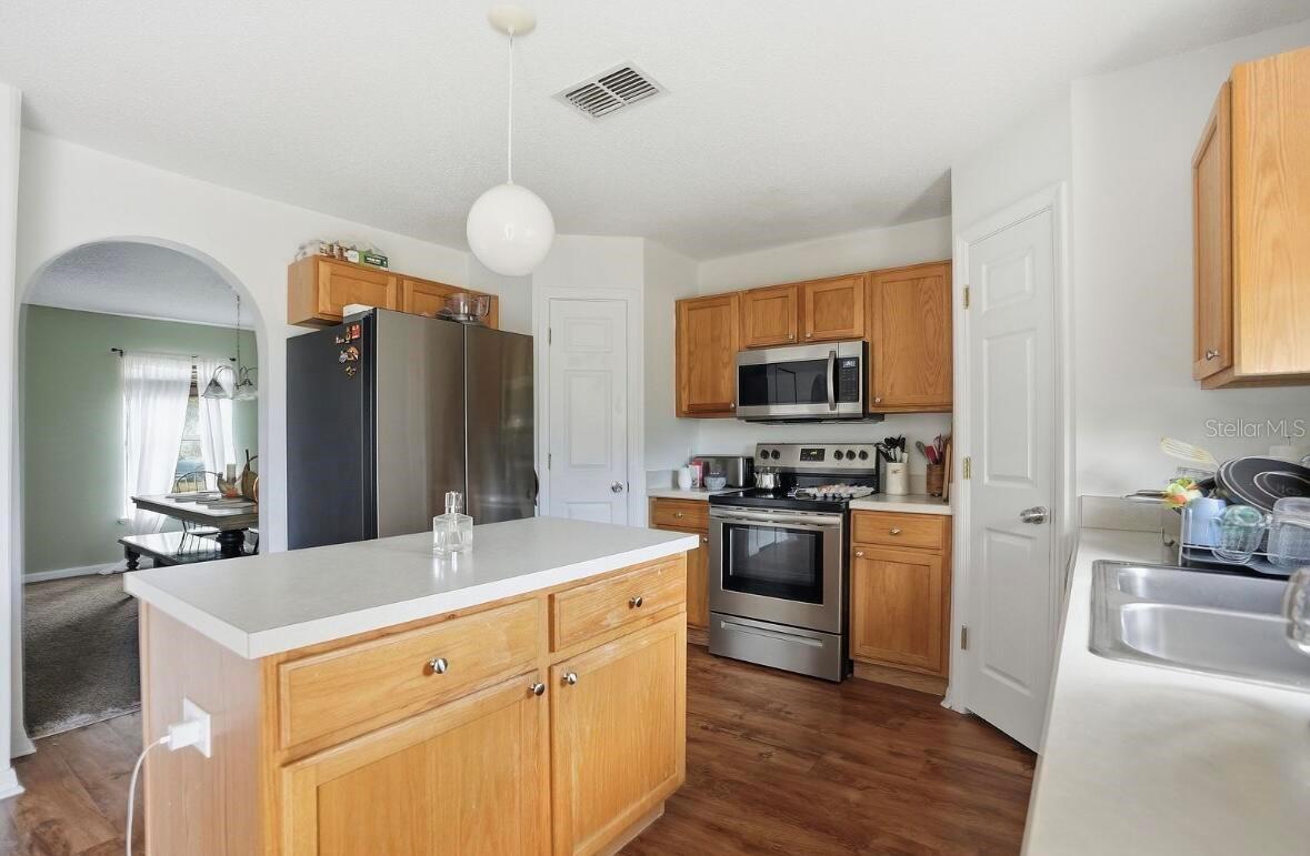 ROYAL HIGHLANDS - Residential