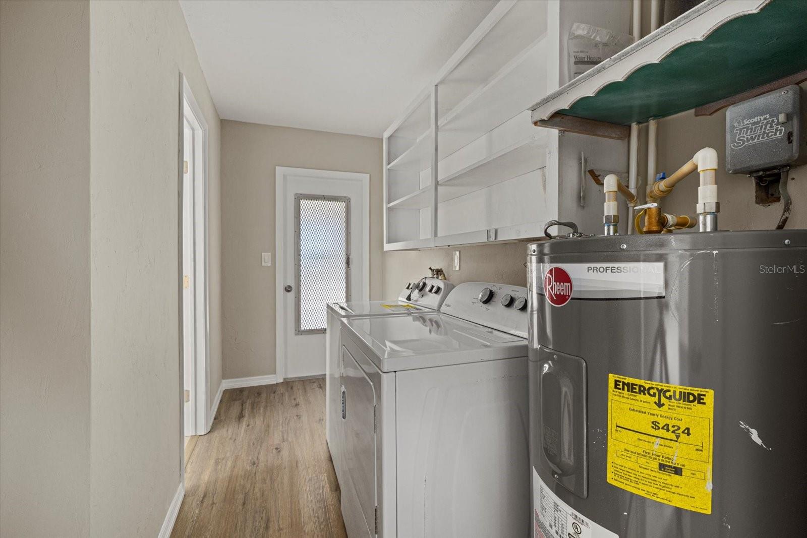 BEACH MANOR - Residential Lease