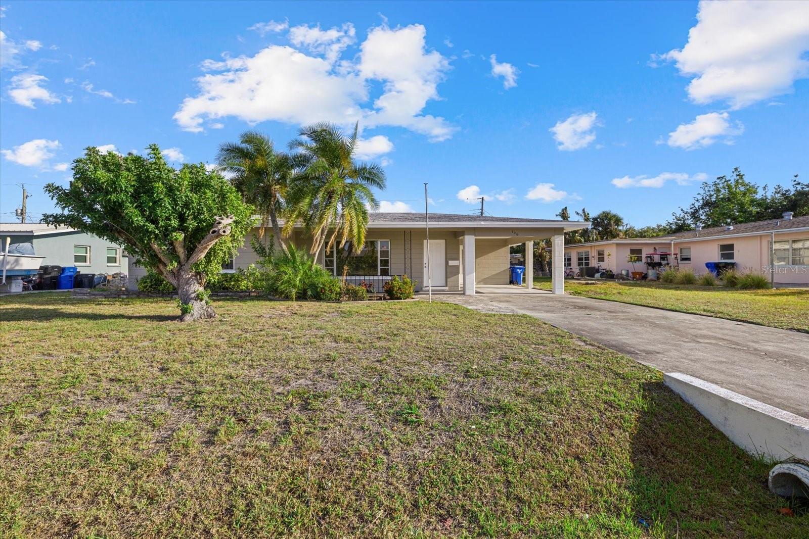 BEACH MANOR - Residential Lease