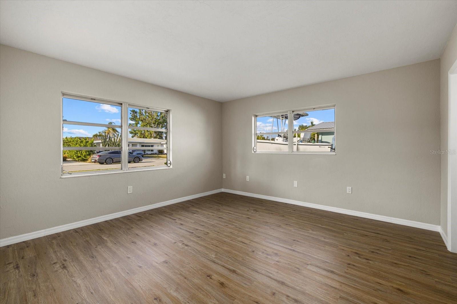 BEACH MANOR - Residential Lease