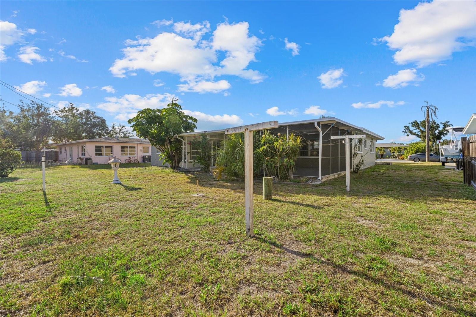 BEACH MANOR - Residential Lease