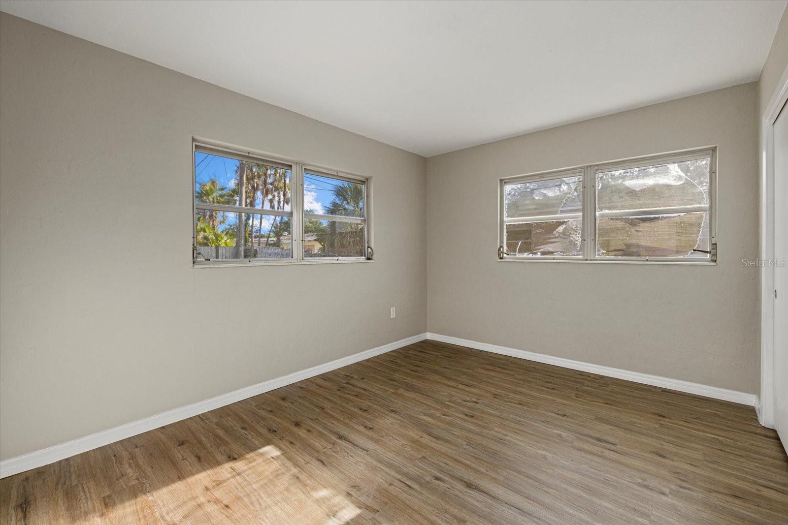 BEACH MANOR - Residential Lease