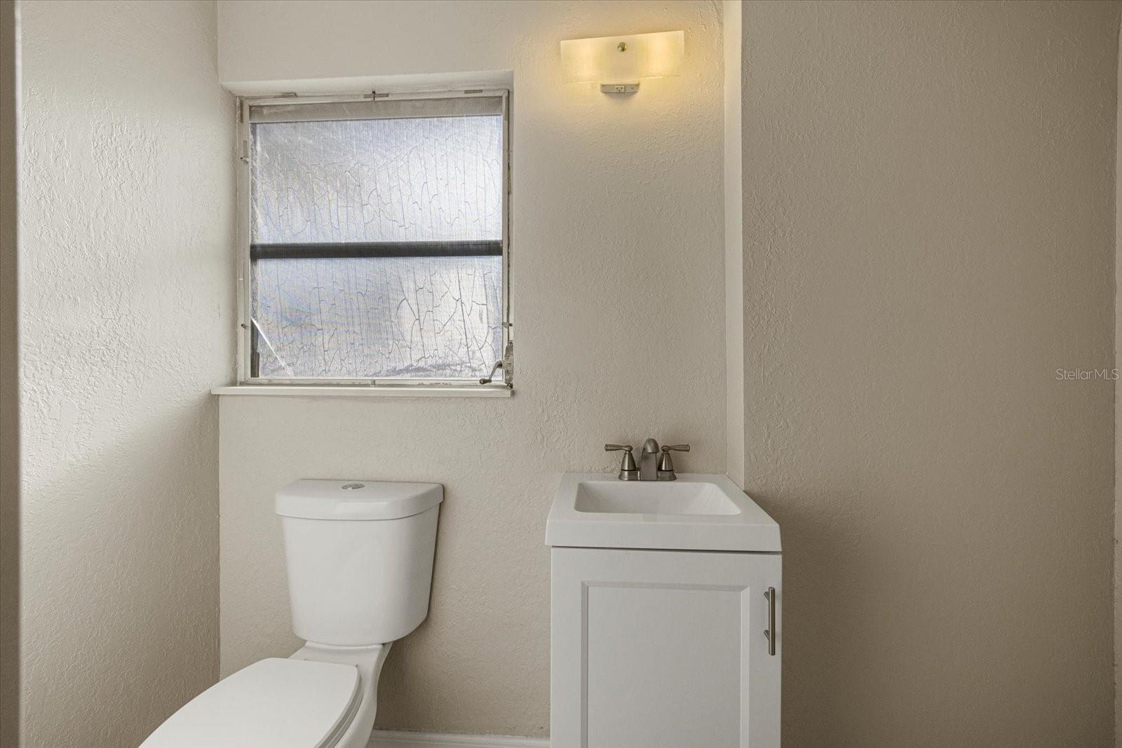 BEACH MANOR - Residential Lease