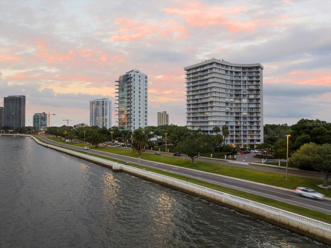 BAYSHORE DIPLOMAT A CONDOMINIU - Residential