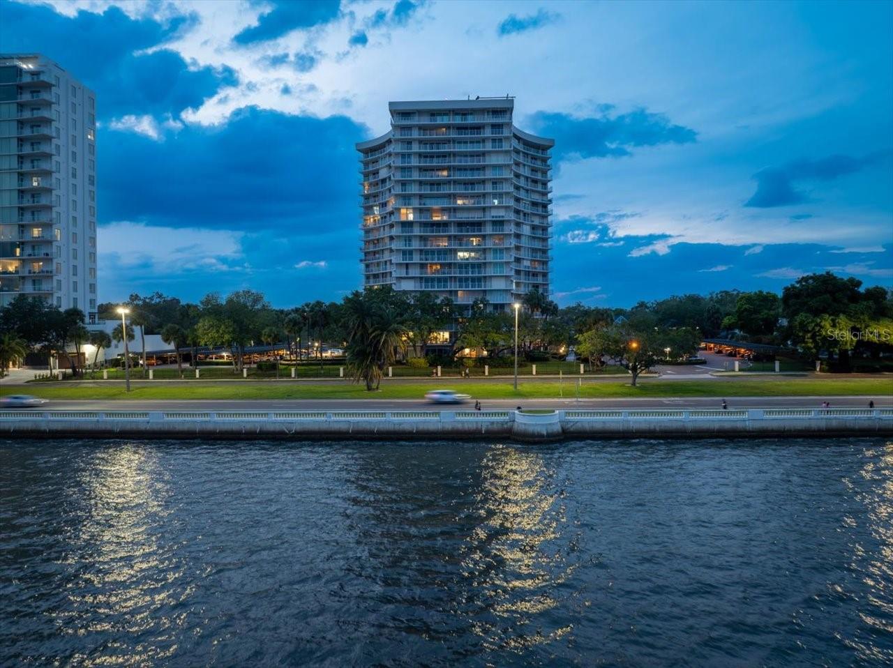 BAYSHORE DIPLOMAT A CONDOMINIU - Residential