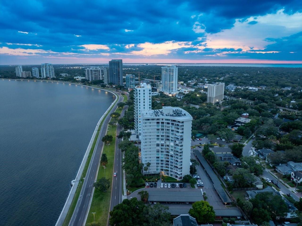 BAYSHORE DIPLOMAT A CONDOMINIU - Residential