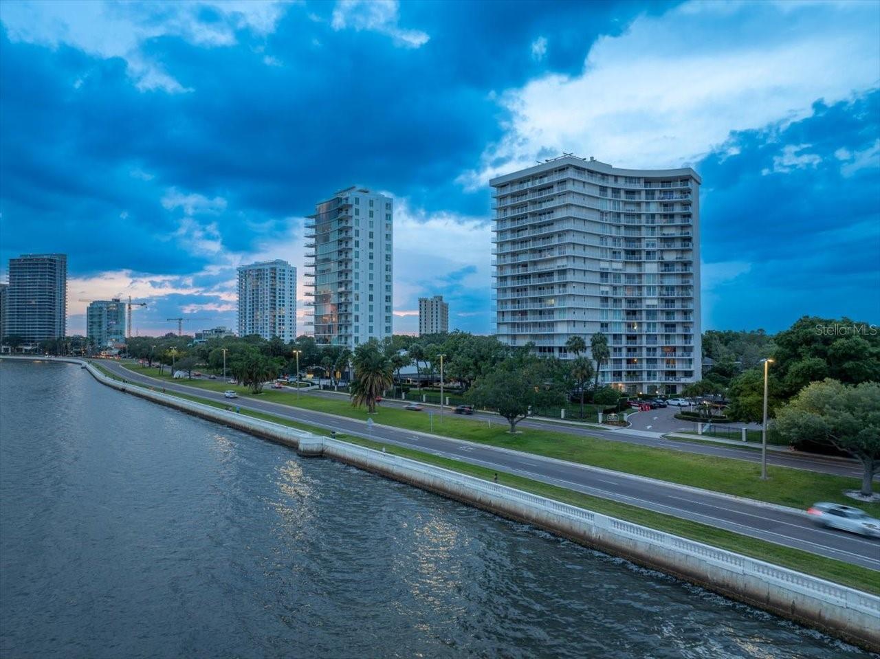 BAYSHORE DIPLOMAT A CONDOMINIU - Residential