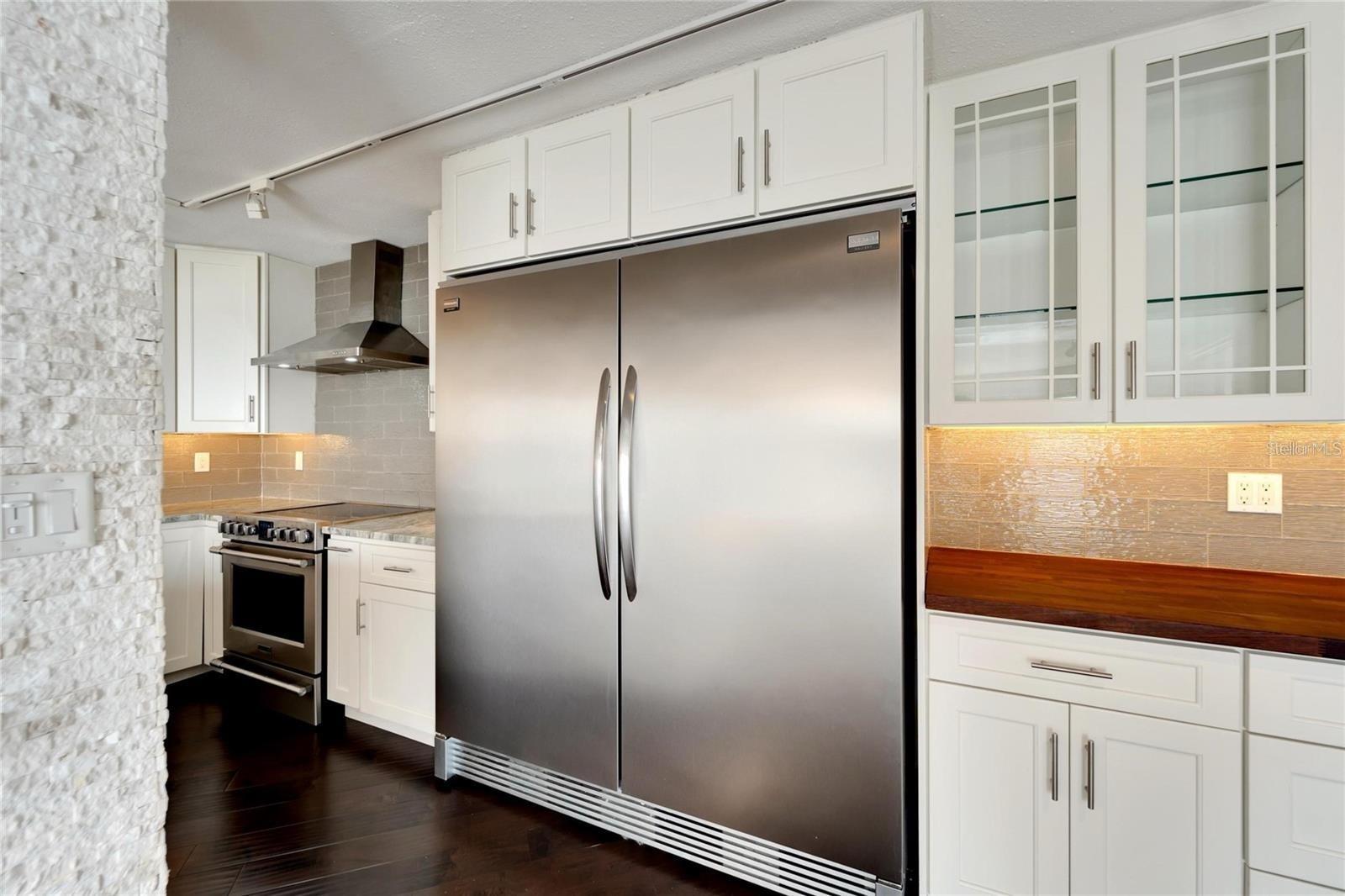 BAYSHORE DIPLOMAT A CONDOMINIU - Residential