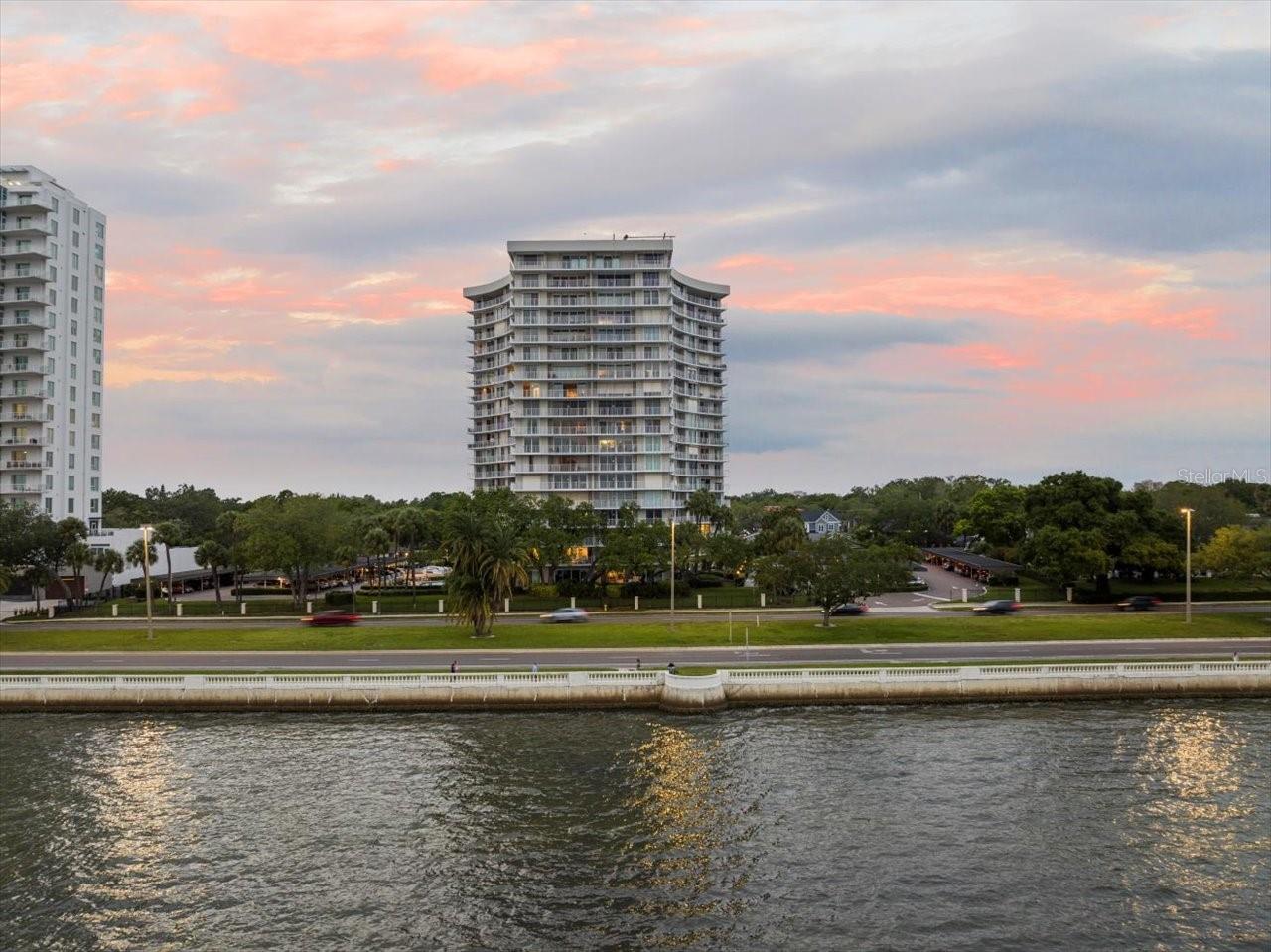 BAYSHORE DIPLOMAT A CONDOMINIU - Residential
