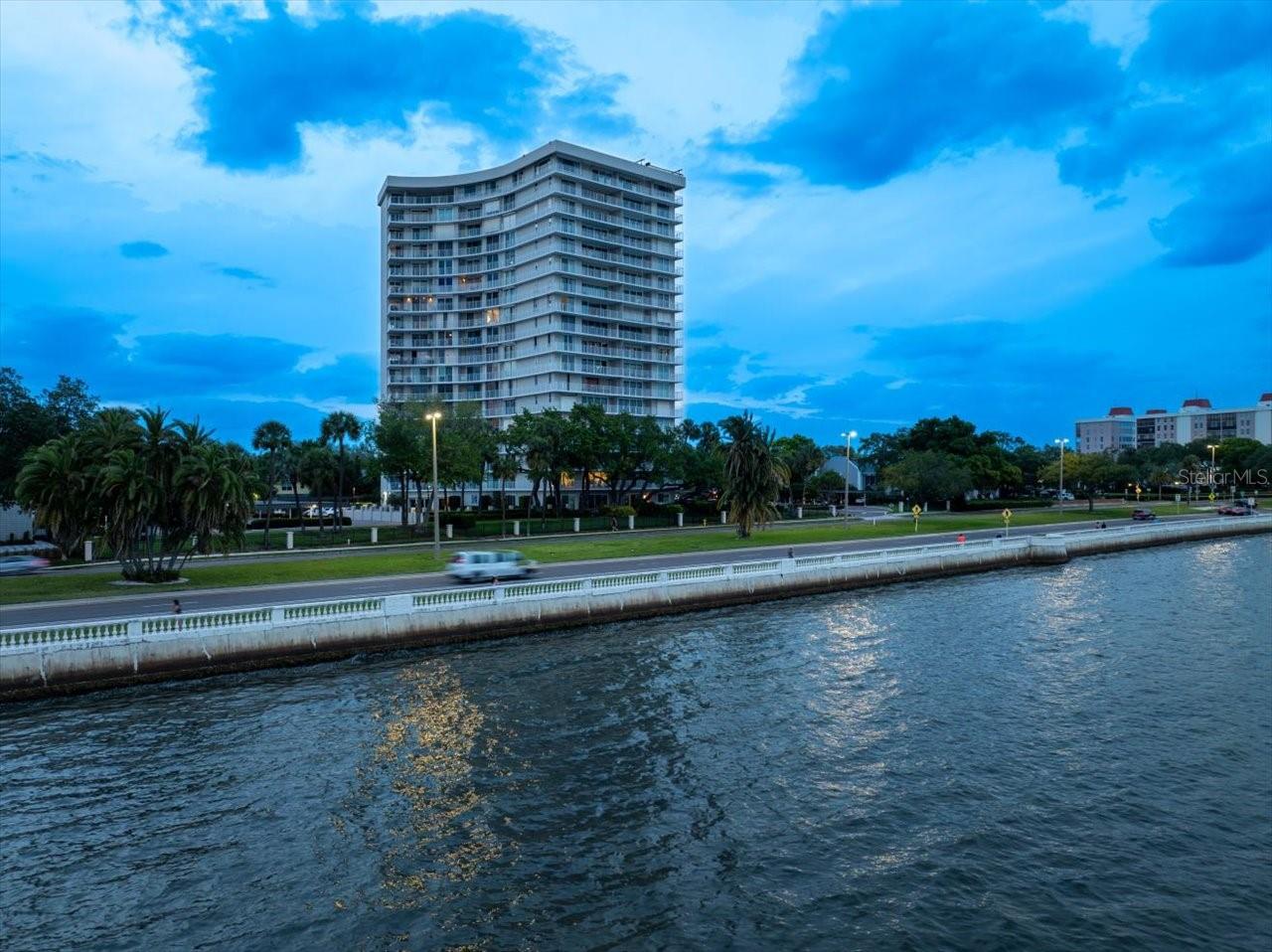 BAYSHORE DIPLOMAT A CONDOMINIU - Residential