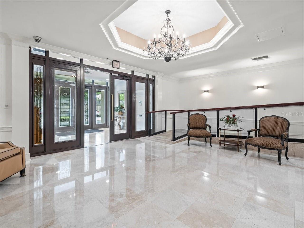 BAYSHORE DIPLOMAT A CONDOMINIU - Residential