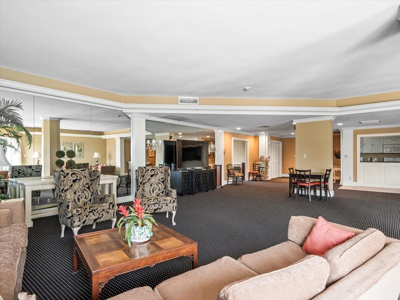 BAYSHORE DIPLOMAT A CONDOMINIU - Residential