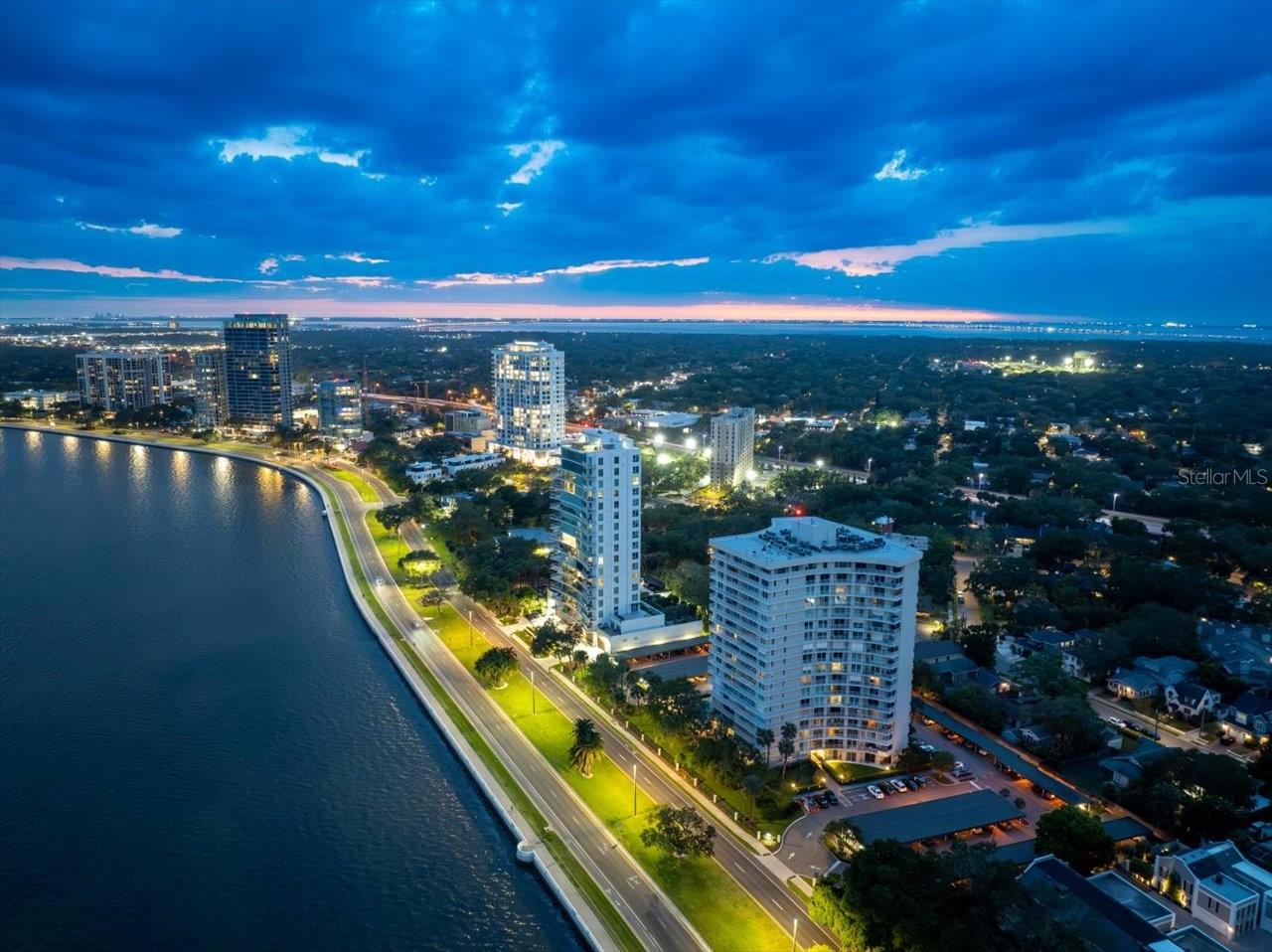 BAYSHORE DIPLOMAT A CONDOMINIU - Residential