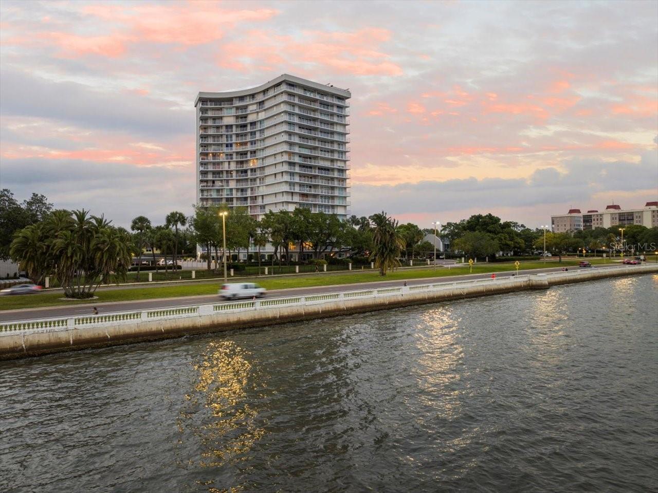 BAYSHORE DIPLOMAT A CONDOMINIU - Residential