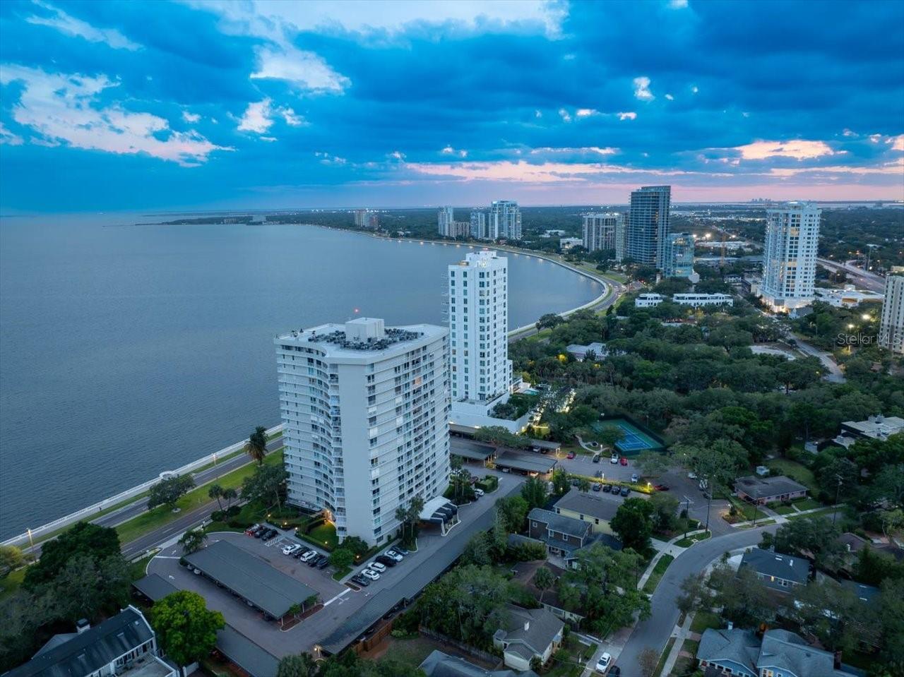 BAYSHORE DIPLOMAT A CONDOMINIU - Residential