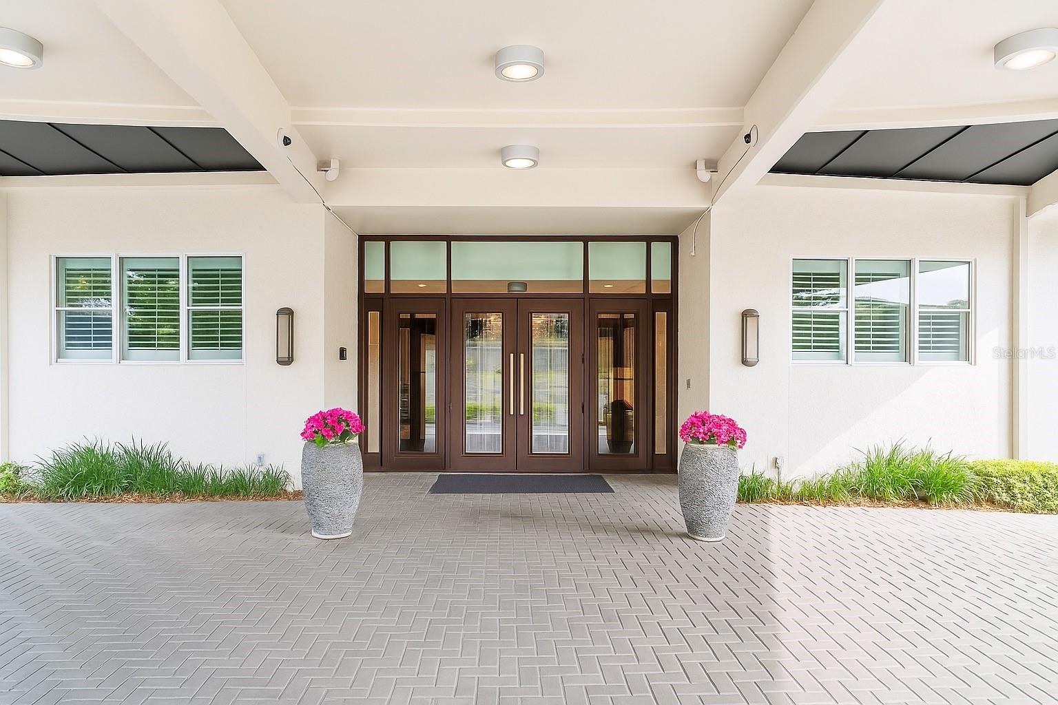 BAYSHORE DIPLOMAT A CONDOMINIU - Residential