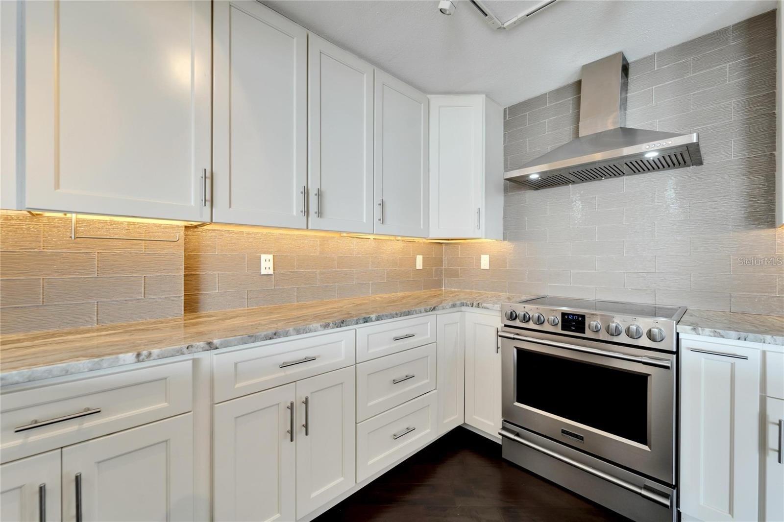 BAYSHORE DIPLOMAT A CONDOMINIU - Residential