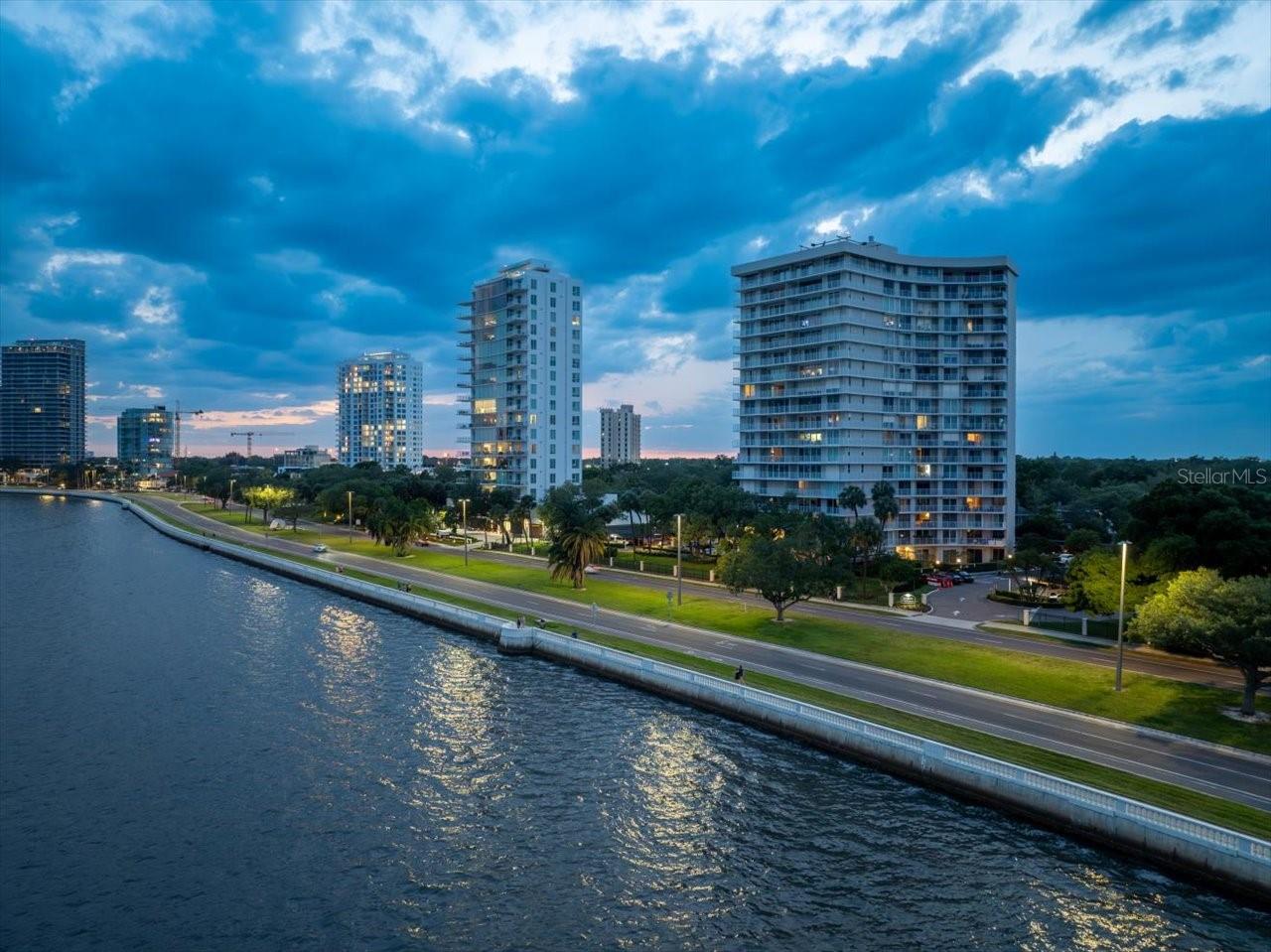 BAYSHORE DIPLOMAT A CONDOMINIU - Residential