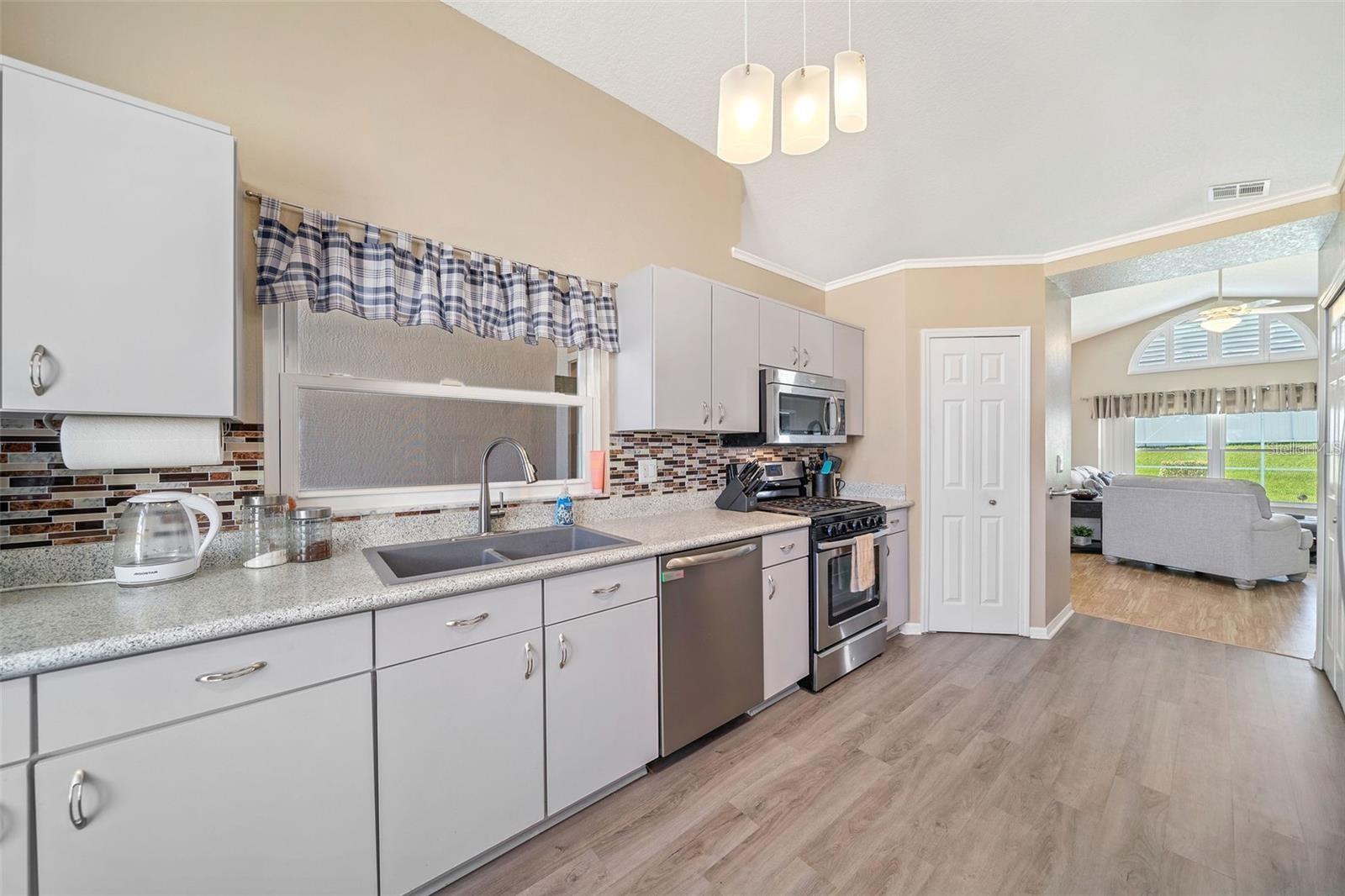 115 HENUE COURT