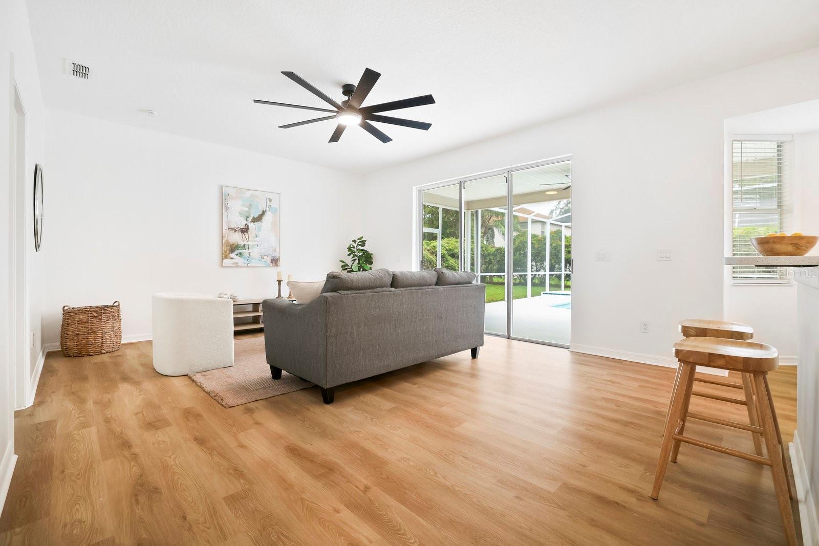 RIVER HILLS COUNTRY CLUB PARCE - Residential