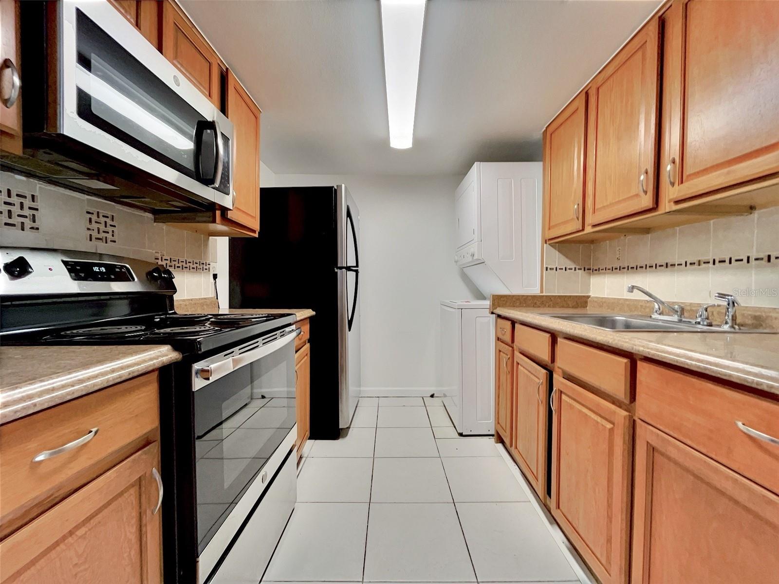 LAS PALMAS AT SAND LAKE CONDO - Residential