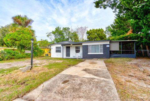 A home in DAYTONA BEACH