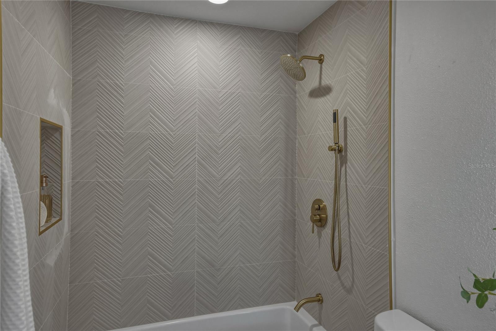 SEMINOLE GROVE ESTATES WEST ADD - Residential