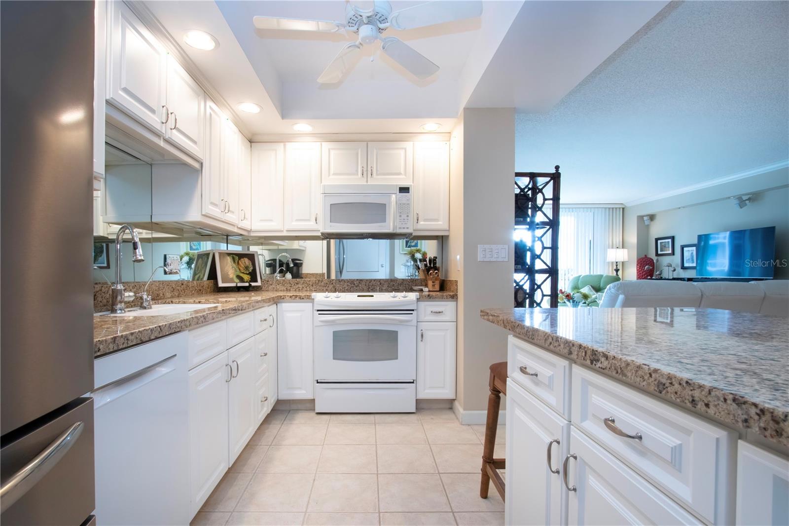 LIDO BEACH CLUB - Residential