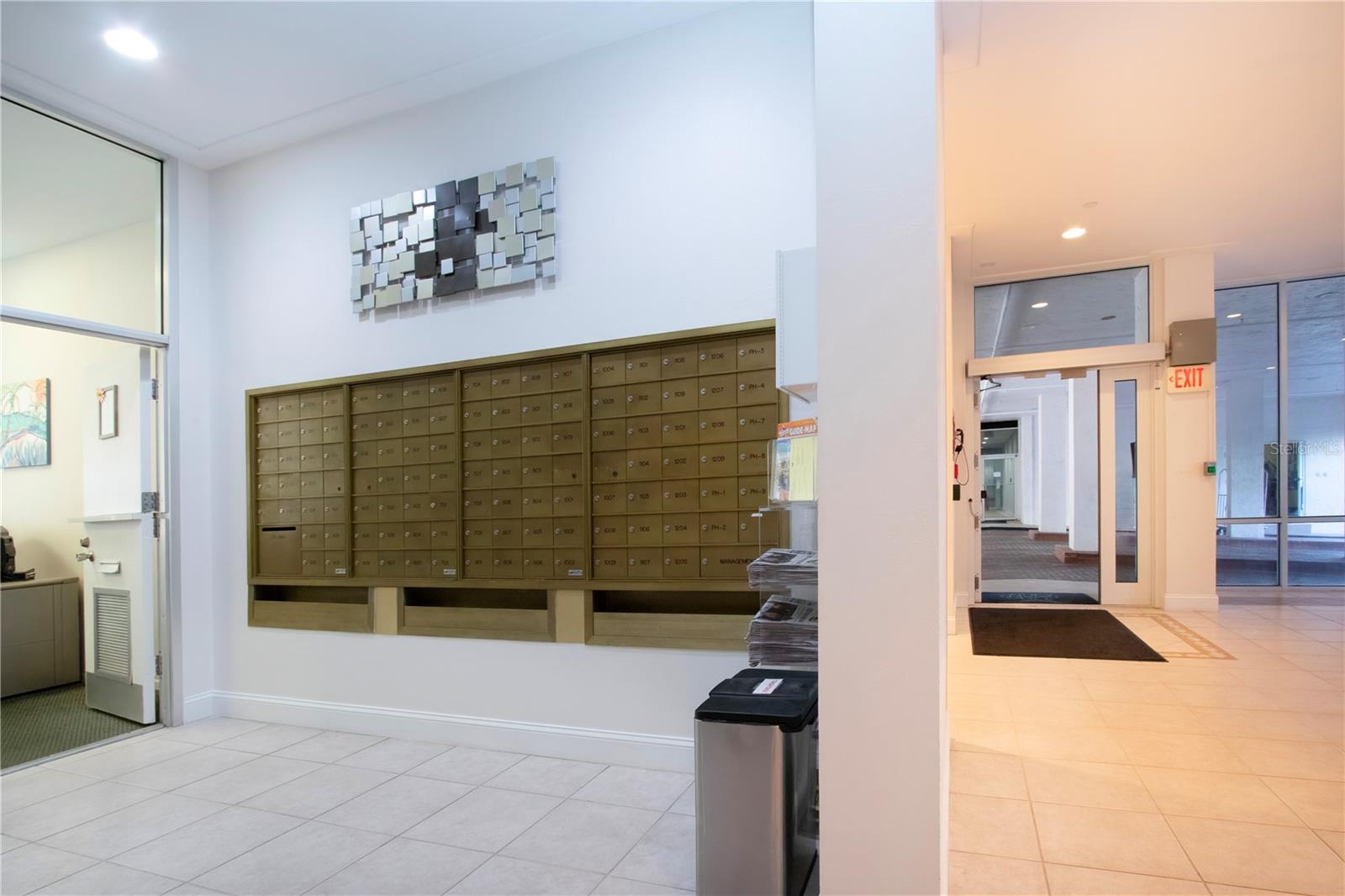 LIDO BEACH CLUB - Residential