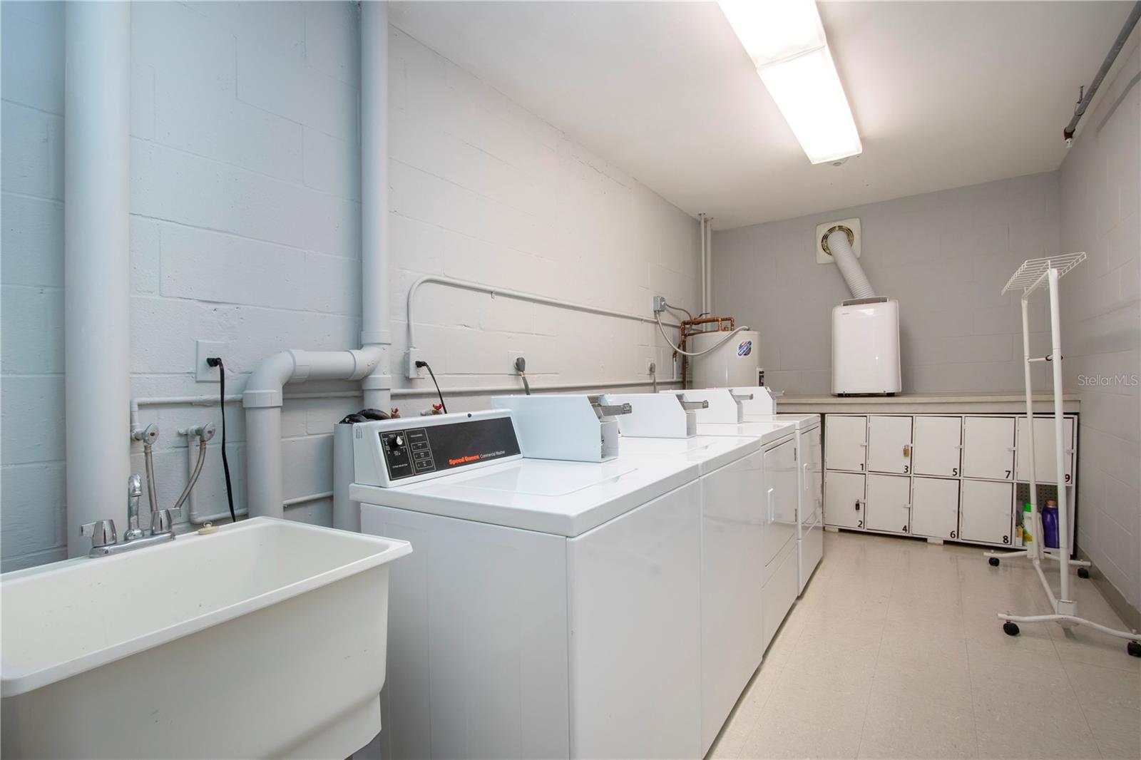 LIDO BEACH CLUB - Residential