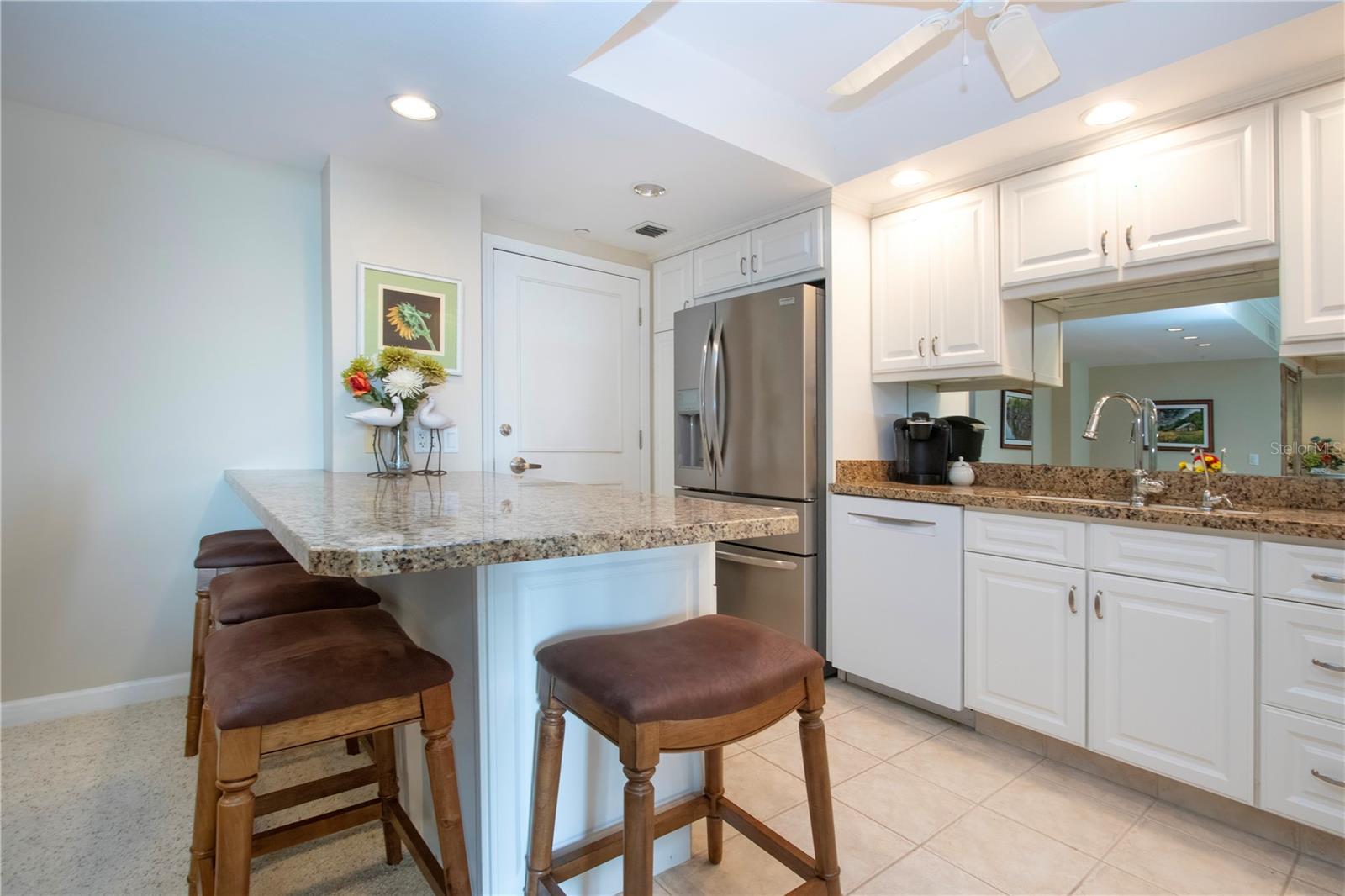 LIDO BEACH CLUB - Residential