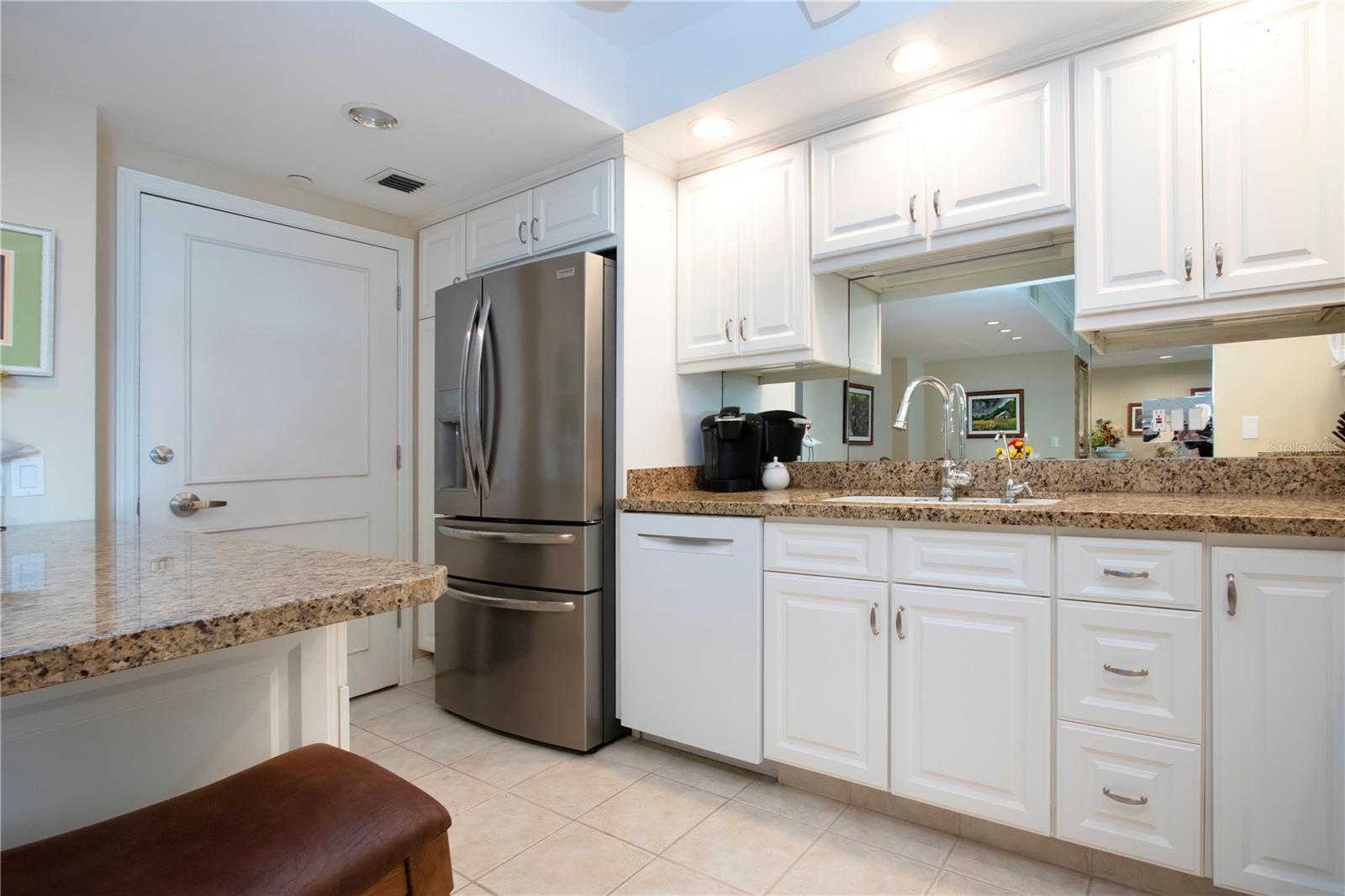 LIDO BEACH CLUB - Residential