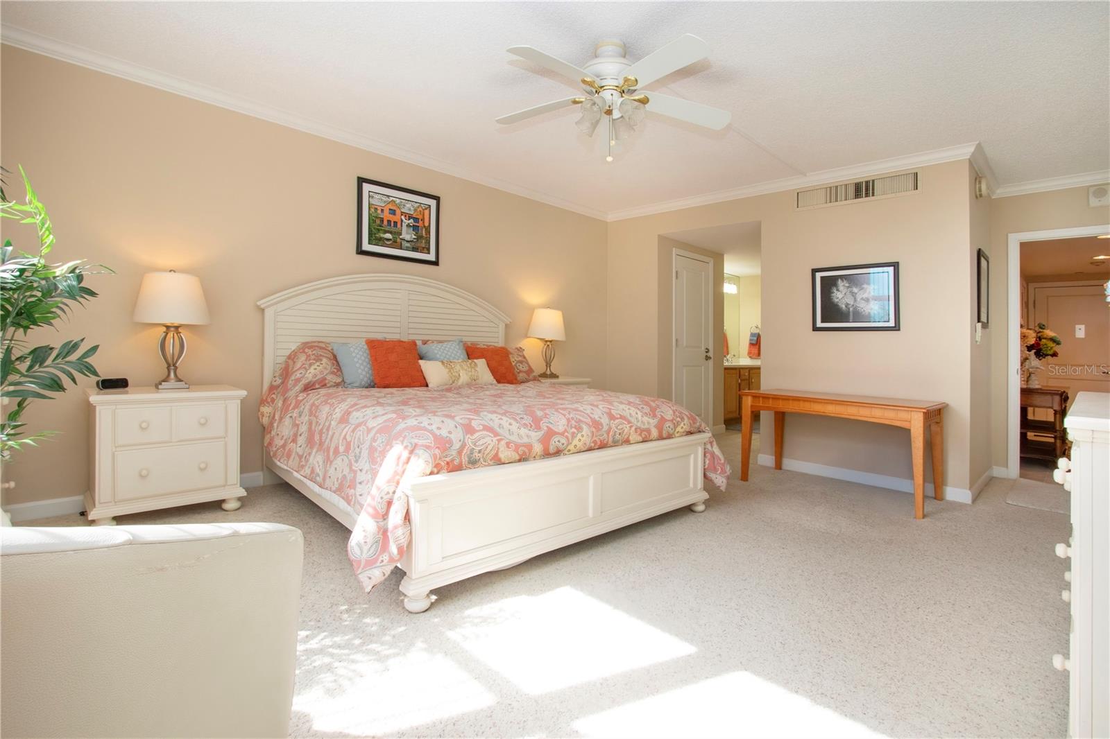 LIDO BEACH CLUB - Residential