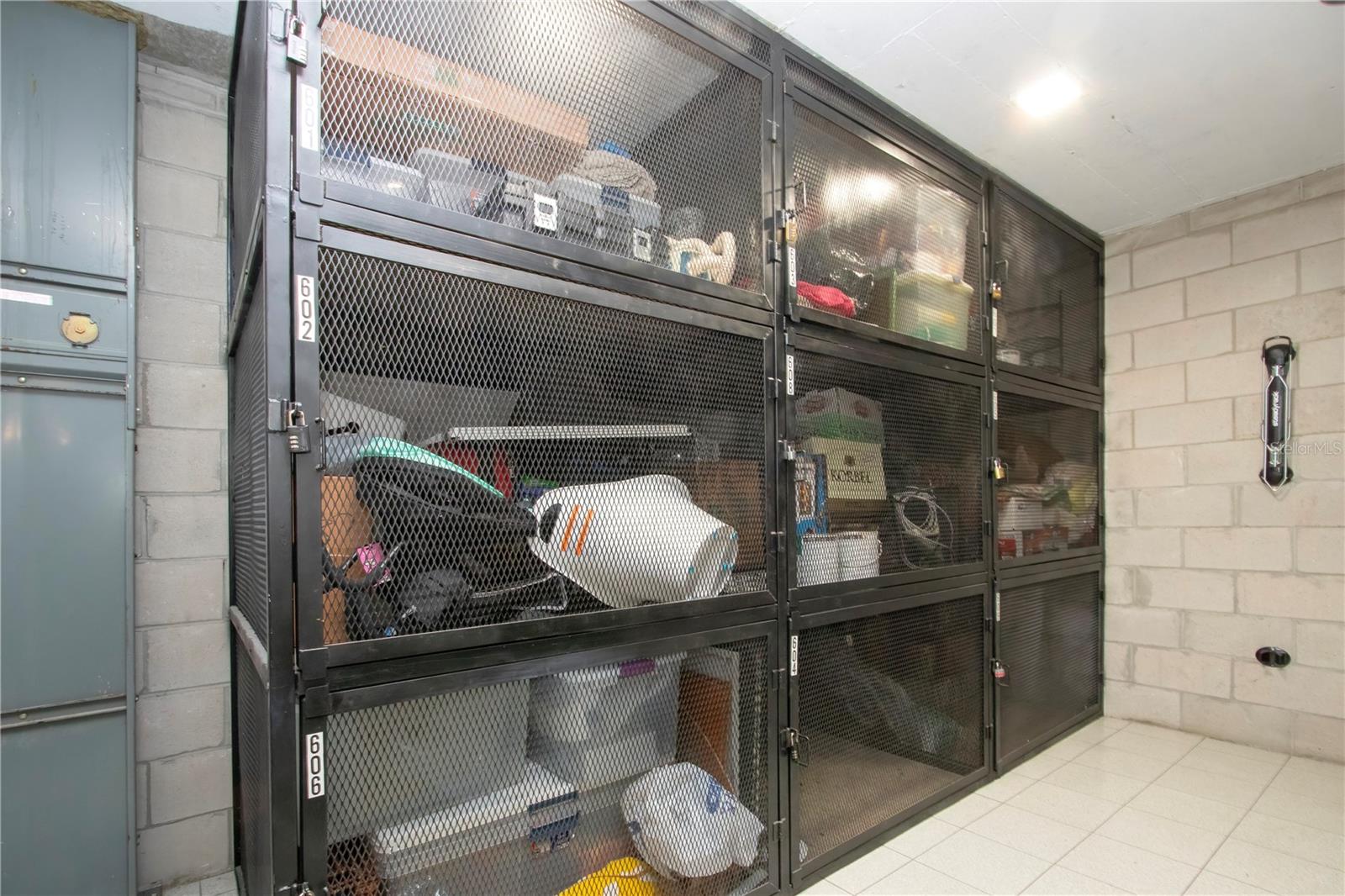 LIDO BEACH CLUB - Residential