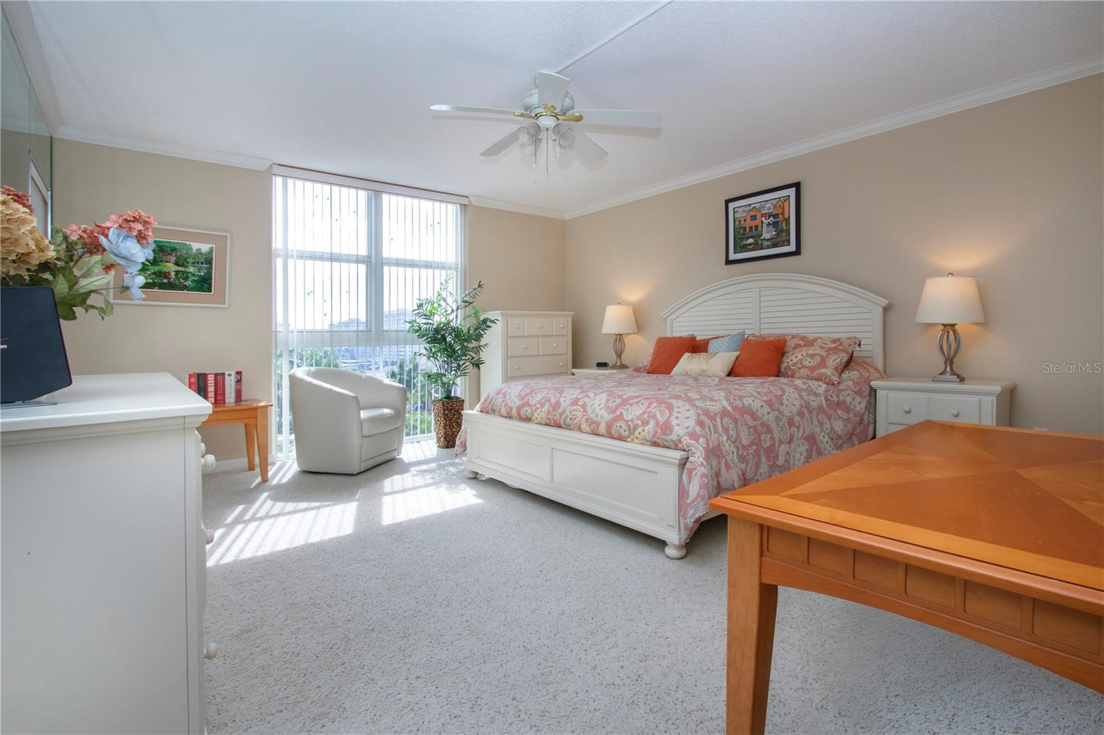 LIDO BEACH CLUB - Residential