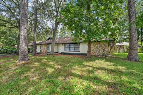 A home in WINTER SPRINGS