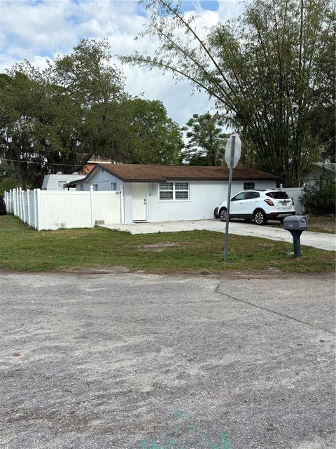 Photo of 12502 Cambridge Avenue, Tampa, FL 33624 (MLS # TB8392236)