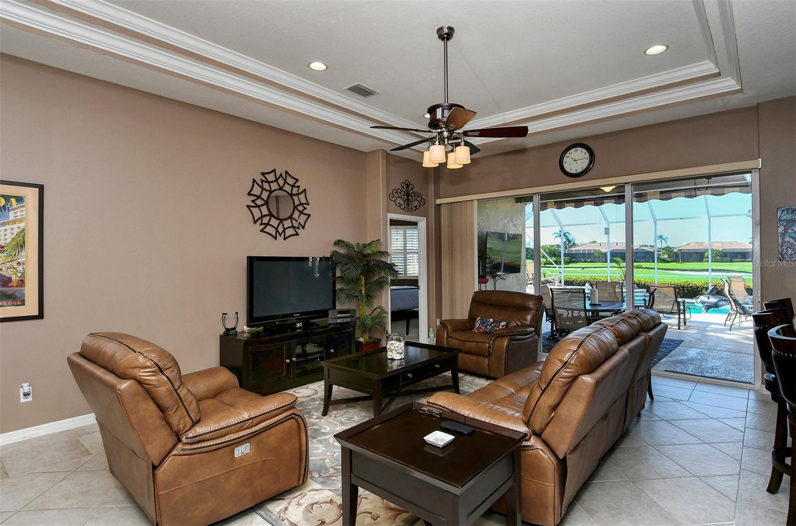 HERITAGE OAKS GOLF & COUNTRY CLUB - Residential