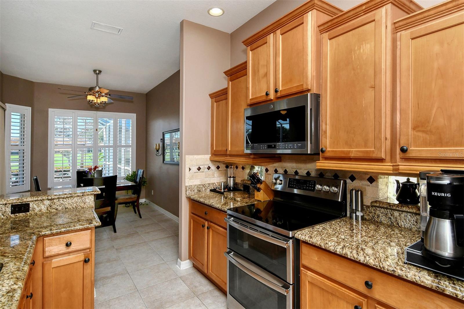 HERITAGE OAKS GOLF & COUNTRY CLUB - Residential