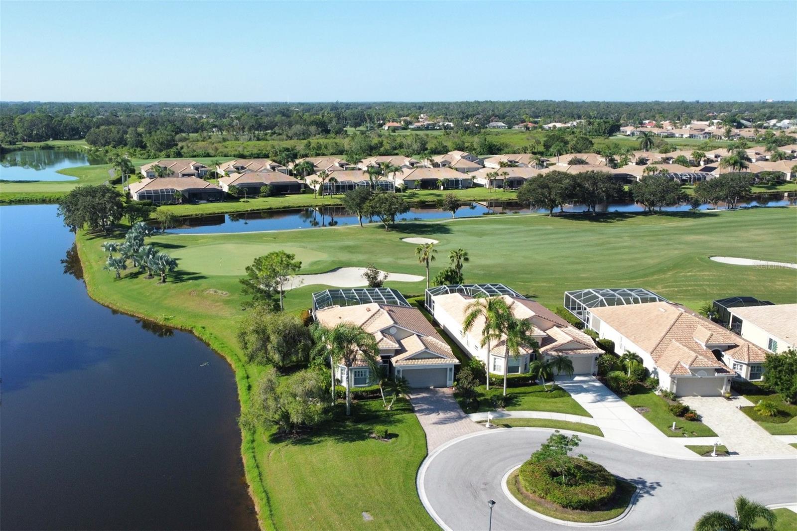 HERITAGE OAKS GOLF & COUNTRY CLUB - Residential