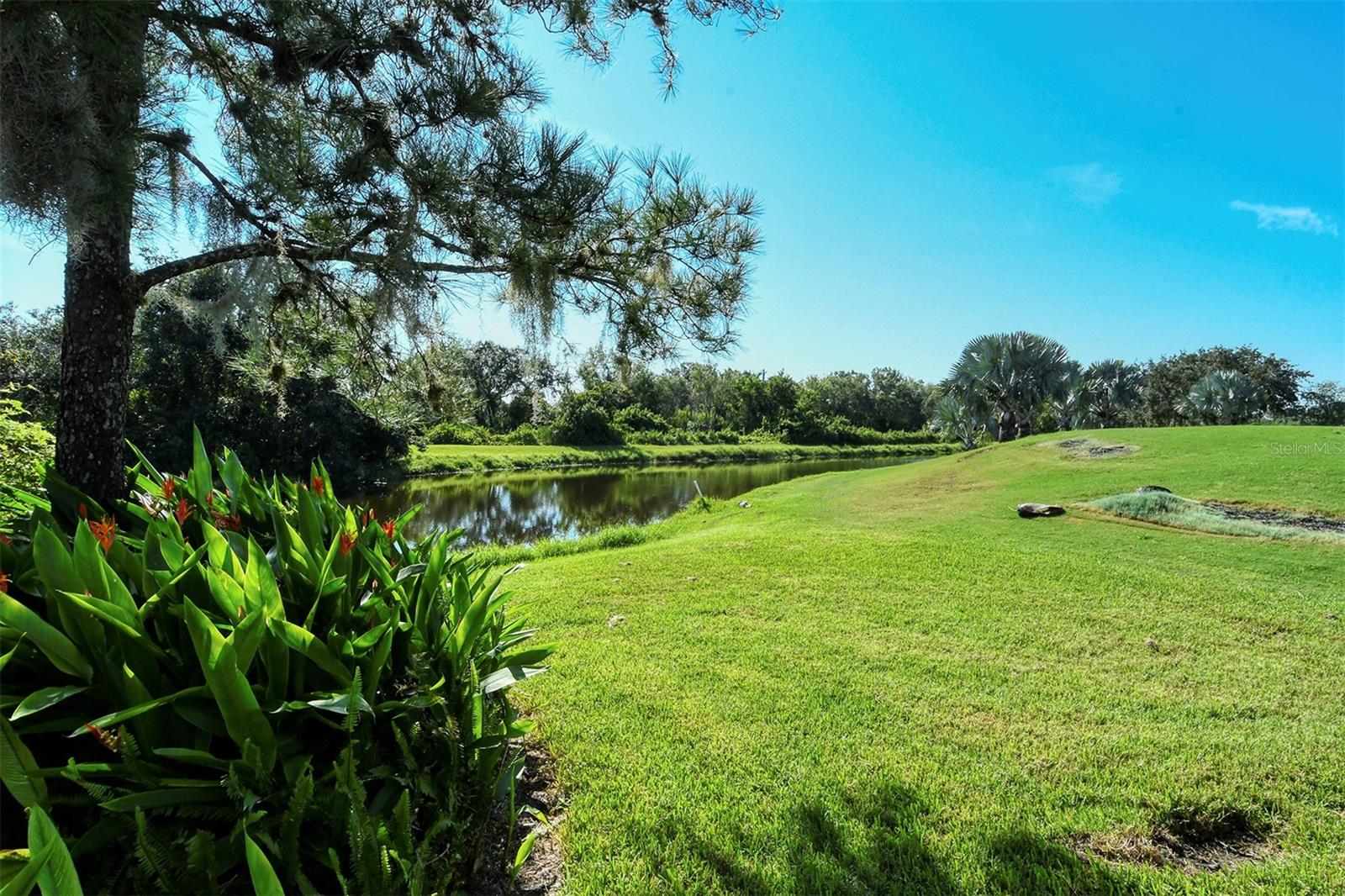 HERITAGE OAKS GOLF & COUNTRY CLUB - Residential