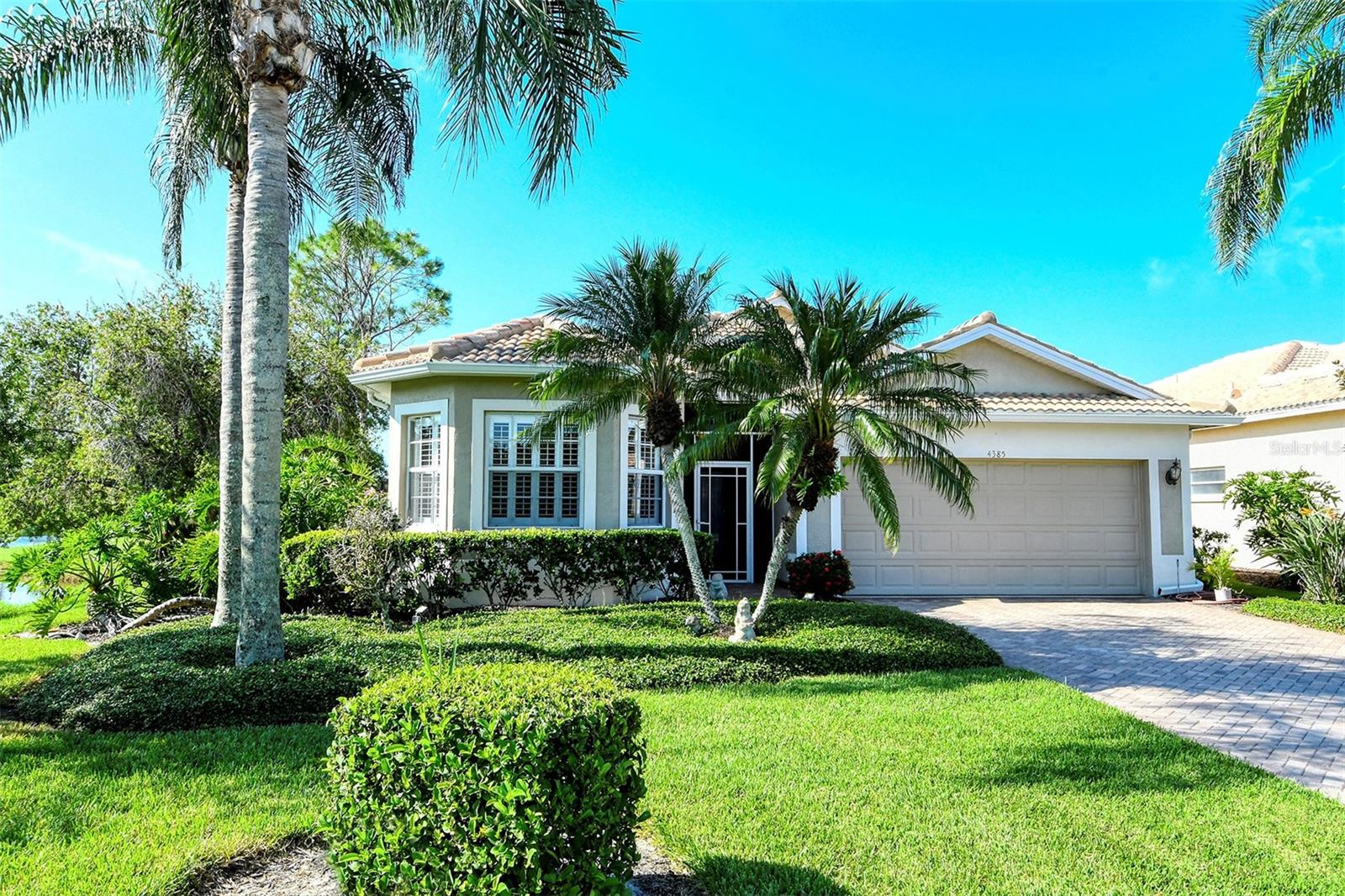 HERITAGE OAKS GOLF & COUNTRY CLUB - Residential