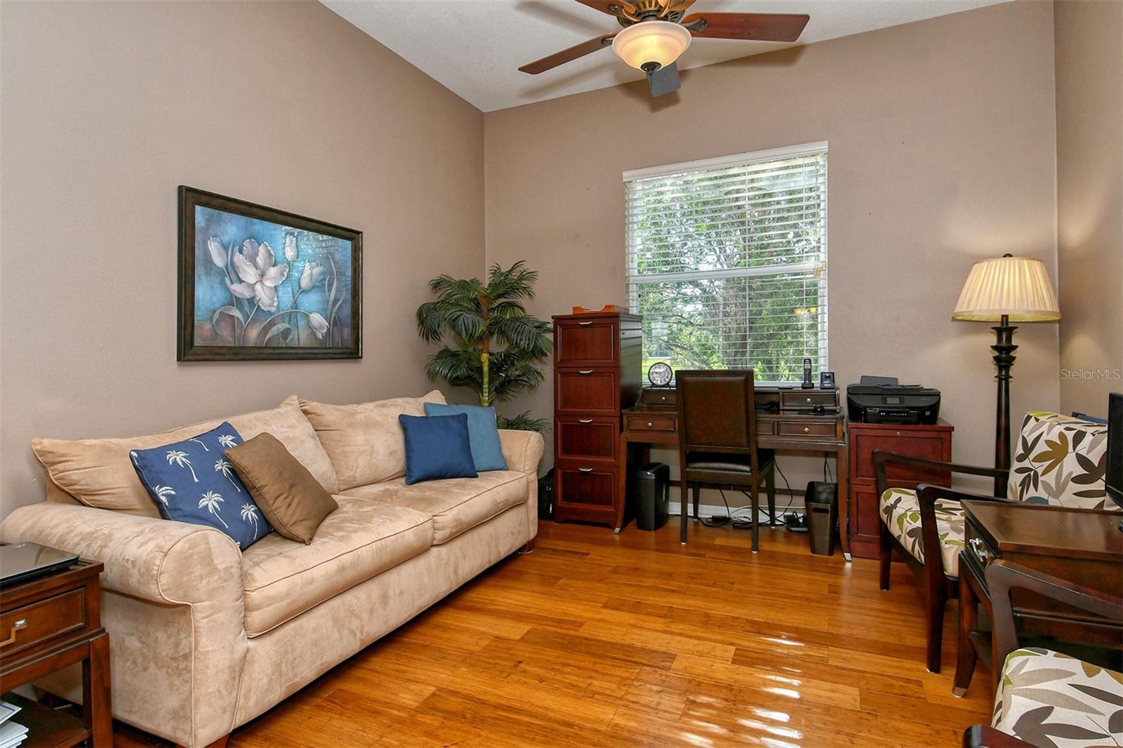 HERITAGE OAKS GOLF & COUNTRY CLUB - Residential